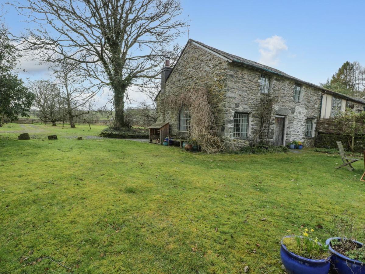 Beudy Dolpebyll Villa Llangadfan Exterior photo